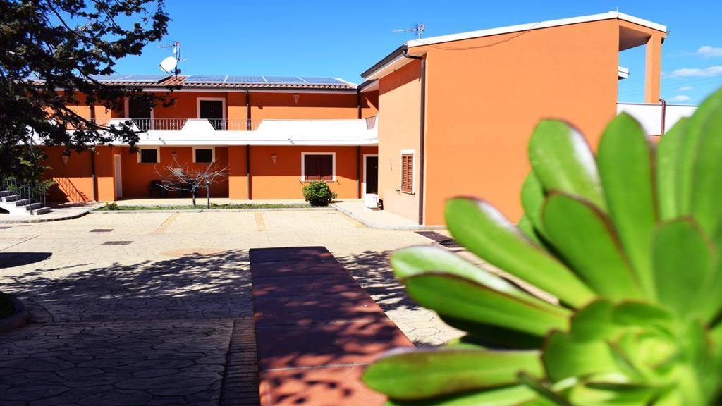 Hotel Montiruju Santa Maria Coghinas Exterior photo